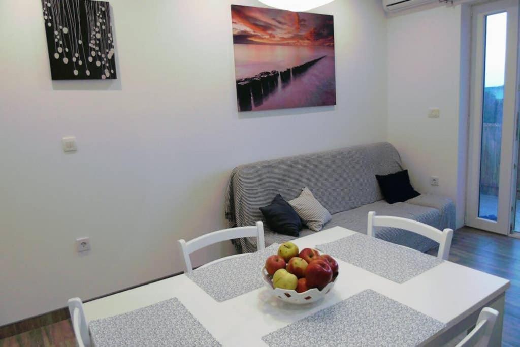Apartman Greta Sukošan Exterior foto