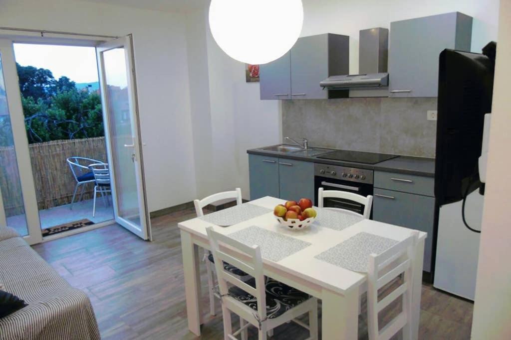 Apartman Greta Sukošan Exterior foto