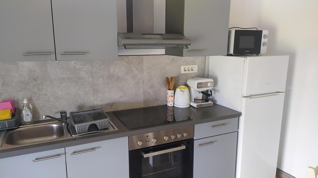 Apartman Greta Sukošan Exterior foto