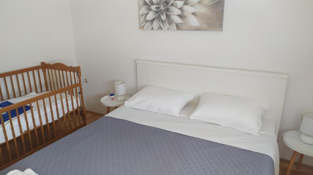 Apartman Greta Sukošan Exterior foto